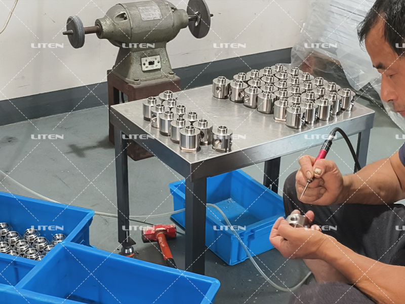 dimensional inspection for DA22 gas control panel