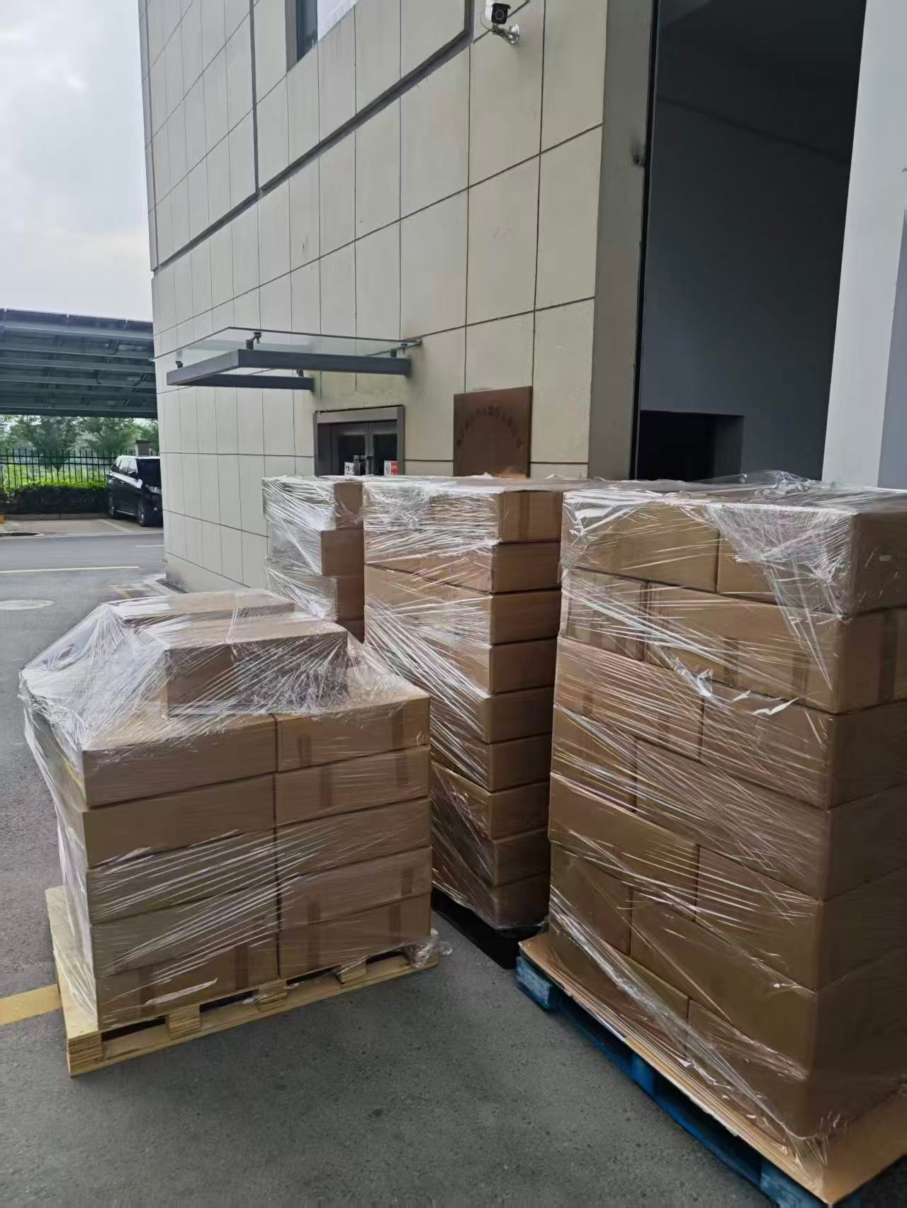 LITEN outer cartons sealed with stretch film for shipment